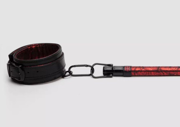 Распорка для ног Reversible Restraint Bar with Cuffs Распорка для ног Reversible Restraint Bar with Cuffs