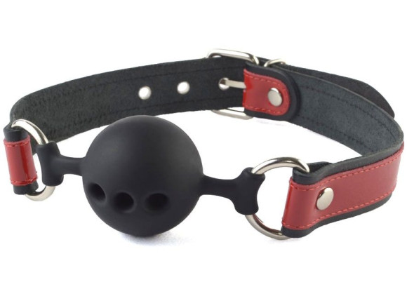 Кляп-шар на черно-красных кожаных ремешках Кляп-шар на черно-красных кожаных ремешках