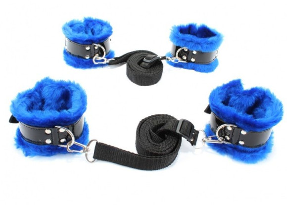 Черно-синий набор для фиксации на кровати с мехом Черно-синий набор для фиксации на кровати с мехом