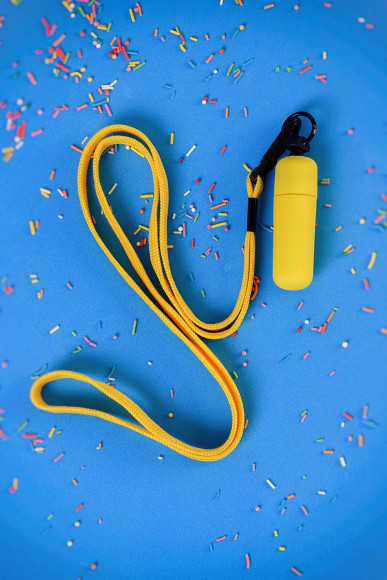 Желтая вибропуля на ремешке - 5,5 см. Желтая вибропуля на ремешке - 5,5 см.