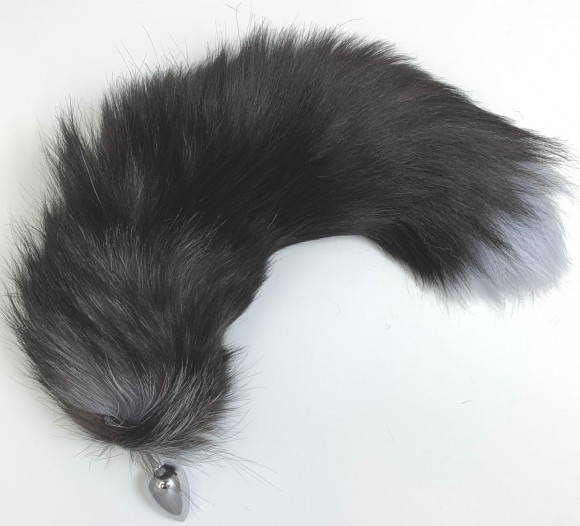 Серебристая металлическая анальная пробка с черно-голубым