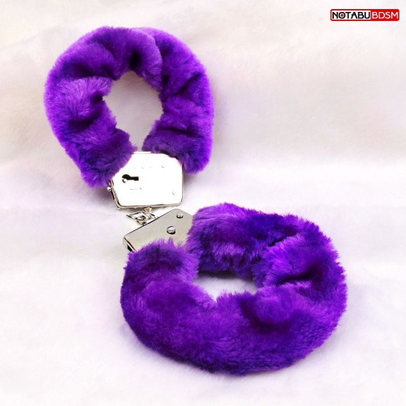 Металлические наручники с мягкой фиолетовой опушкой Металлические наручники с мягкой фиолетовой опушкой