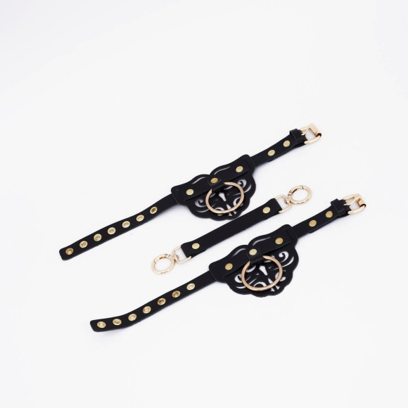 Черные оковы с золотистой фурнитурой Черные оковы с золотистой фурнитурой