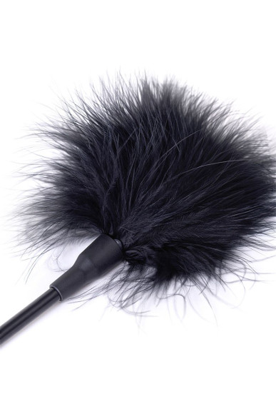 Чёрная щекоталка из пластика с пушком на кончике - 41,5 см. Чёрная щекоталка из пластика с пушком на кончике - 41,5 см.