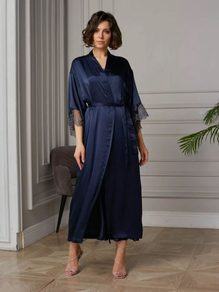 Длинный халат на поясе из искусственного шелка Длинный халат на поясе из искусственного шелка