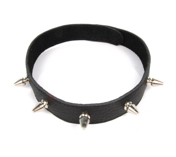 Черный ошейник на липучке с металлическими шипами Черный ошейник на липучке с металлическими шипами