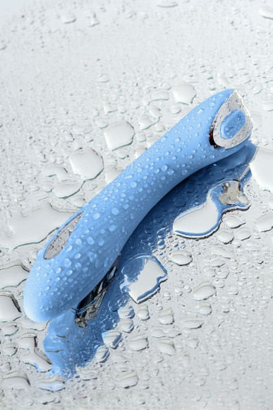 Голубой силиконовый вибратор с электростимуляцией TESLA G-POINT - 21 см. Голубой силиконовый вибратор с электростимуляцией TESLA G-POINT - 21 см.