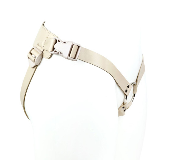 Поясной фаллоимитатор с мошонкой телесного цвета - 18 см. Поясной фаллоимитатор с мошонкой телесного цвета - 18 см.