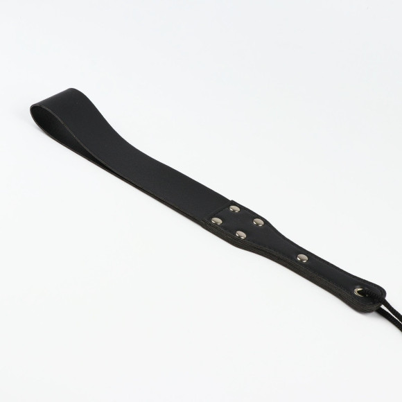 Черная кожаная шлепалка Хлопушка - 29 см. Черная кожаная шлепалка Хлопушка - 29 см.