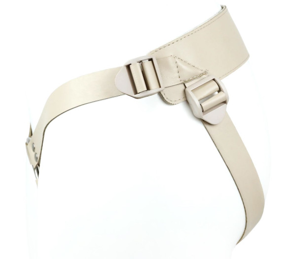 Телесный поясной фаллоимитатор - 22 см. Телесный поясной фаллоимитатор - 22 см.