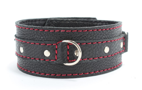 Черный ошейник увеличенного размера с красной строчкой и кольцом Черный ошейник увеличенного размера с красной строчкой и кольцом