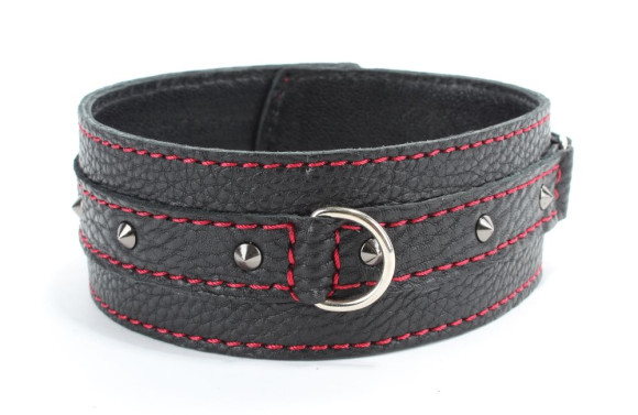 Черный ошейник из натуральной кожи с шипами Черный ошейник из натуральной кожи с шипами