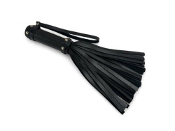 Черная генитальная мини-плеть Queen Arsenal - 26 см. Черная генитальная мини-плеть Queen Arsenal - 26 см.