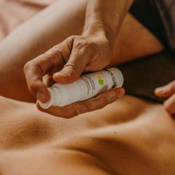 Универсальный массажный гель 3-в-1 Allover Delicious с ароматом ананаса и зеленого чая - 50 мл. Универсальный массажный гель 3-в-1 Allover Delicious с ароматом ананаса и зеленого чая - 50 мл.