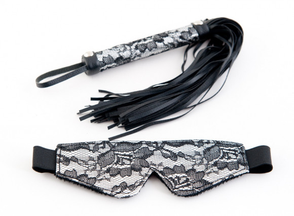 Серебристый кружевной набор: маска и флоггер