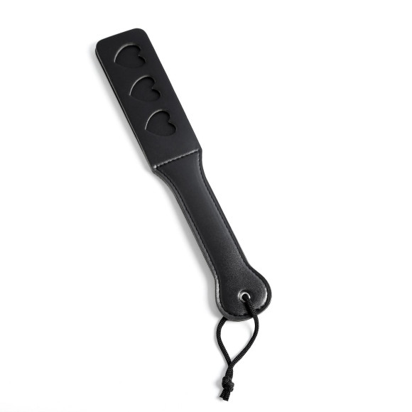 Черная кожаная шлепалка Сердечки - 32 см. Черная кожаная шлепалка Сердечки - 32 см.