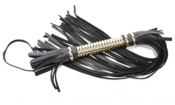 Чёрная плетка из натуральной кожи с золотистой отделкой рукояти - 60 см. Чёрная плетка из натуральной кожи с золотистой отделкой рукояти - 60 см.